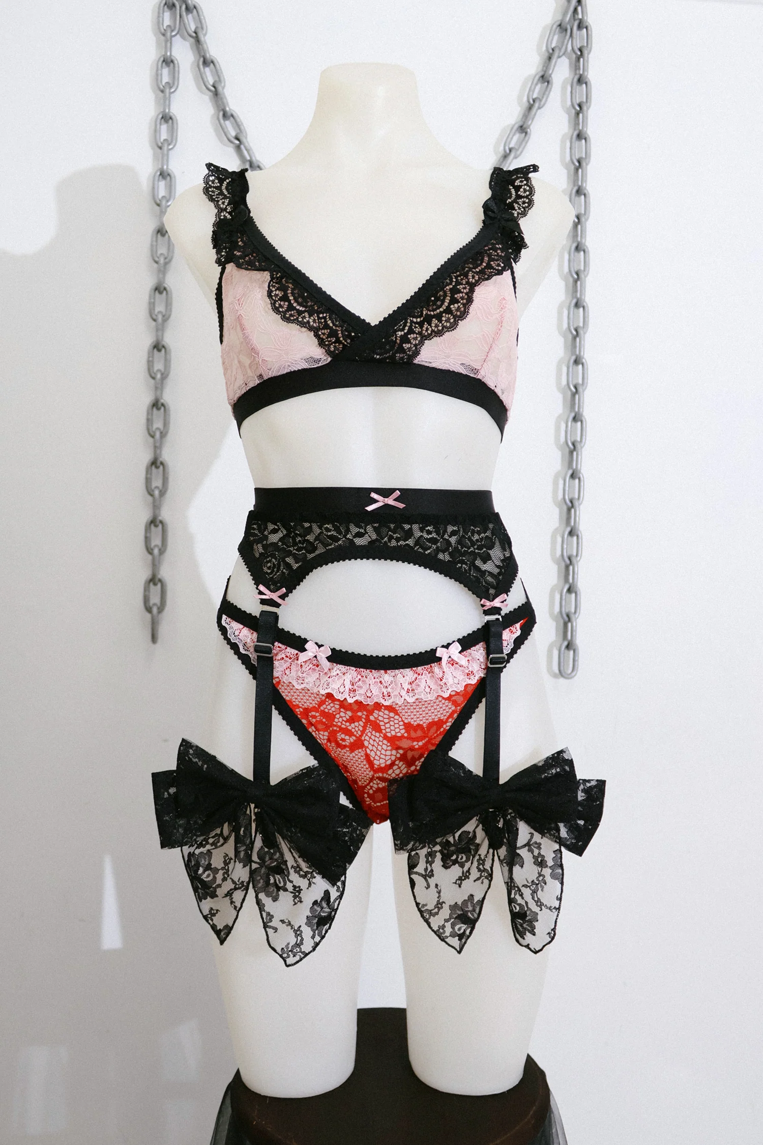 Bonnie Garter Belt Vintage Black Lace Bows - Image 4