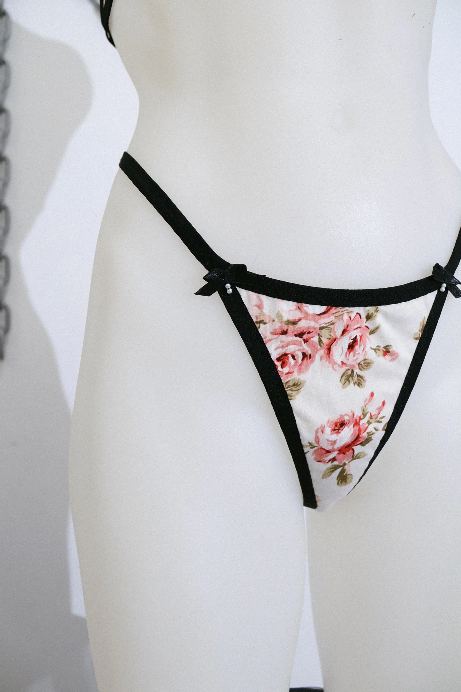 Laurie Thong Cream Floral Organic Cotton - Image 5