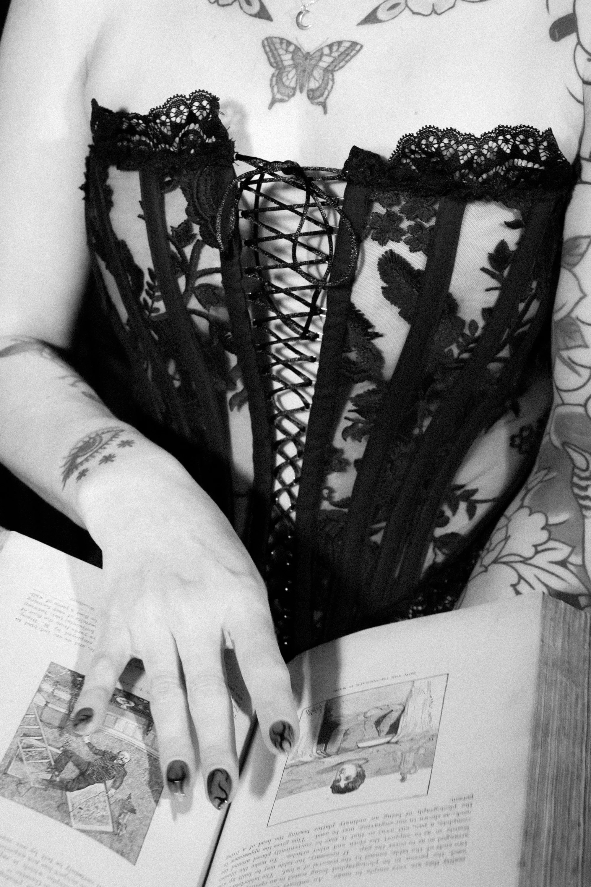 Luella Corset Black Hex Lace - Image 8